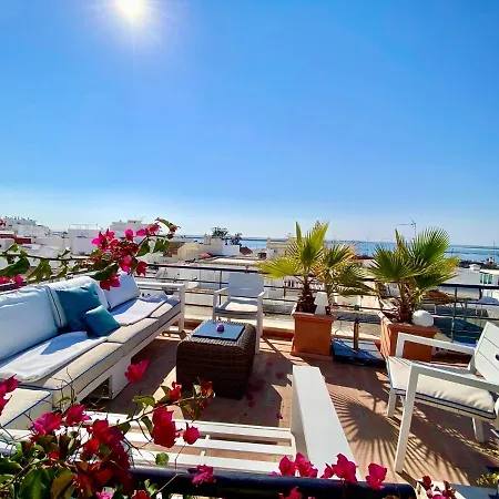 Zenit Budget Basicinn Ext Prive Bathroom Värdshus